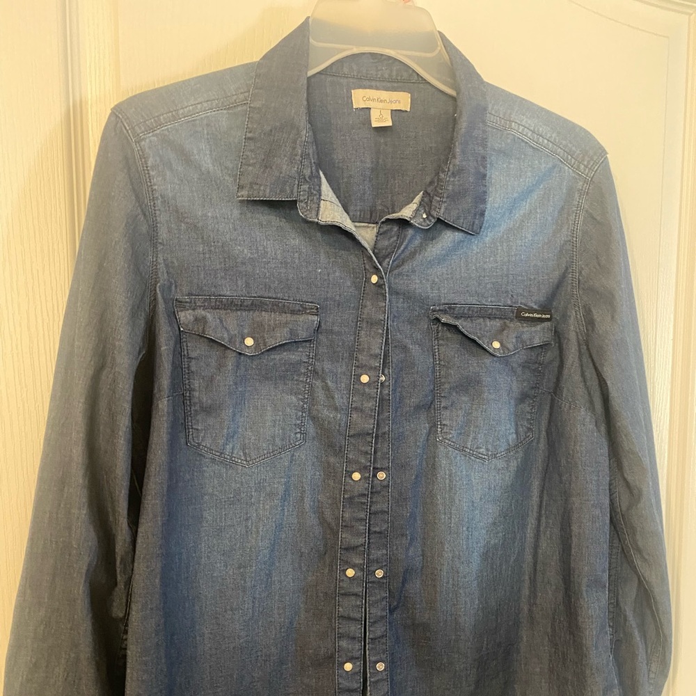 🆕Calvin Klein dark dark blue light jean material shirt NWOT